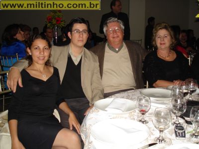 Foto - Baile_de_Formatura_(36)marcel_fernandinha_milton_e_tia.jpg