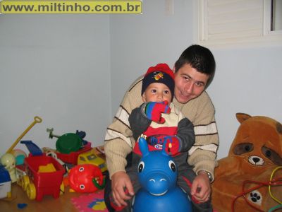 Foto - Murilo_brincando_na_casa_da_Harumi-02.jpg