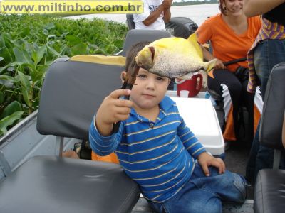 Foto - OUT2004-Murilo_e_um_pacu.jpg